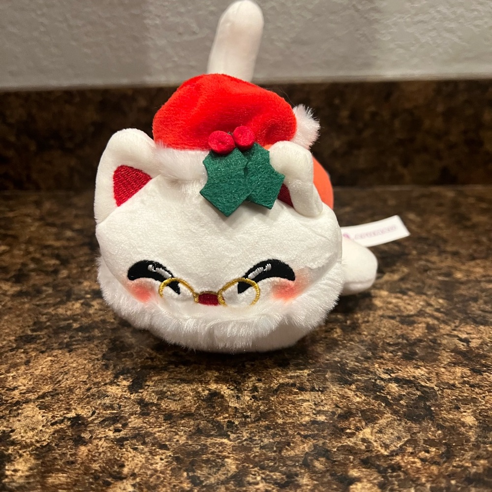Aphmau Meemeow Santa Cat 6”